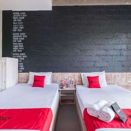 Hotel Reddoorz @ Pecatu Ungasan Esterno foto