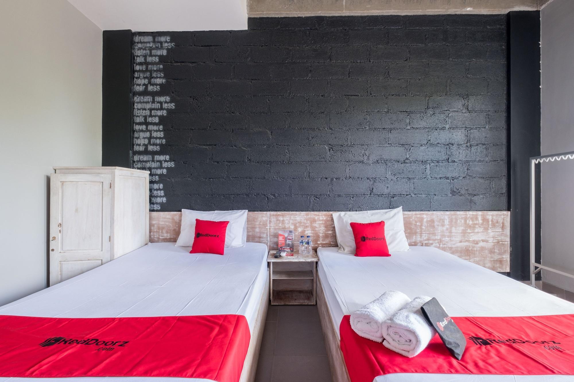 Hotel Reddoorz @ Pecatu Ungasan Esterno foto