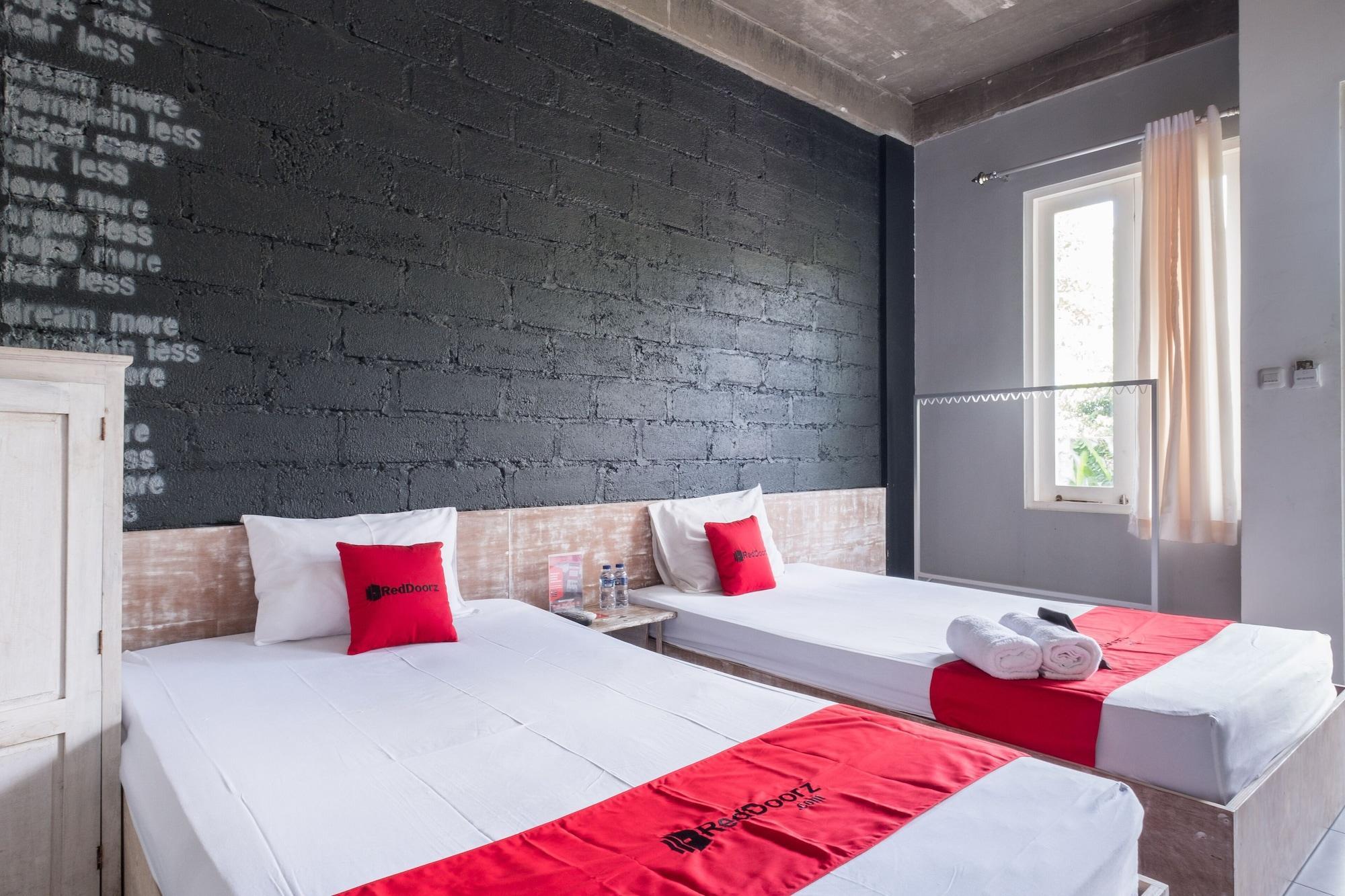 Hotel Reddoorz @ Pecatu Ungasan Esterno foto