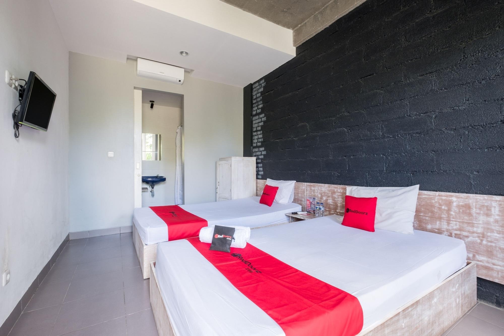 Hotel Reddoorz @ Pecatu Ungasan Esterno foto