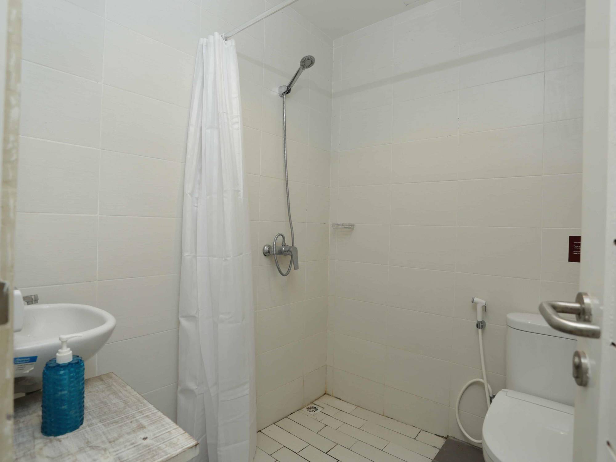 Hotel Reddoorz @ Pecatu Ungasan Esterno foto