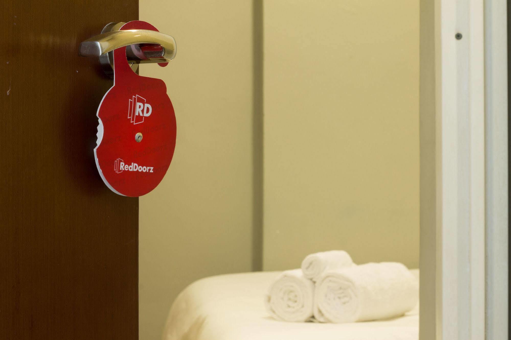 Hotel Reddoorz @ Pecatu Ungasan Esterno foto