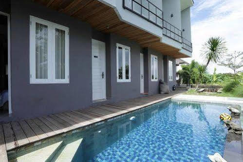 Hotel Reddoorz @ Pecatu Ungasan Esterno foto